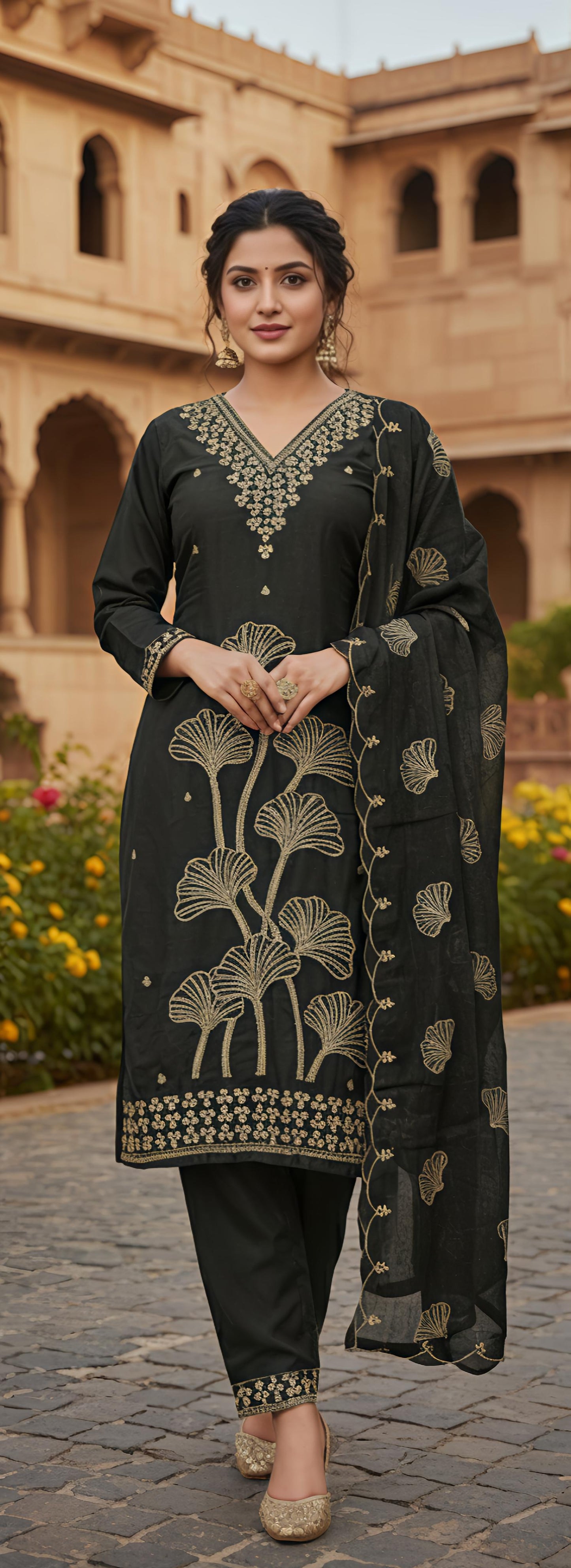 The Elira Midnight Pearl Set - Ebony & Gold