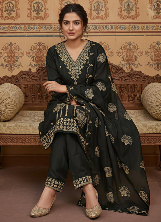 The Elira Midnight Pearl Set - Ebony & Gold