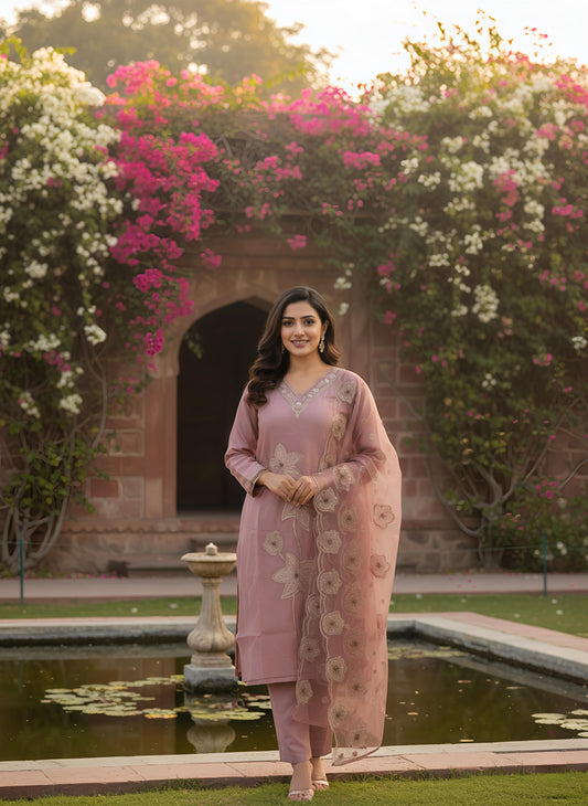 Mauve/Dusty Rose Kurta Set with 3D Floral Appliqué Dupatta